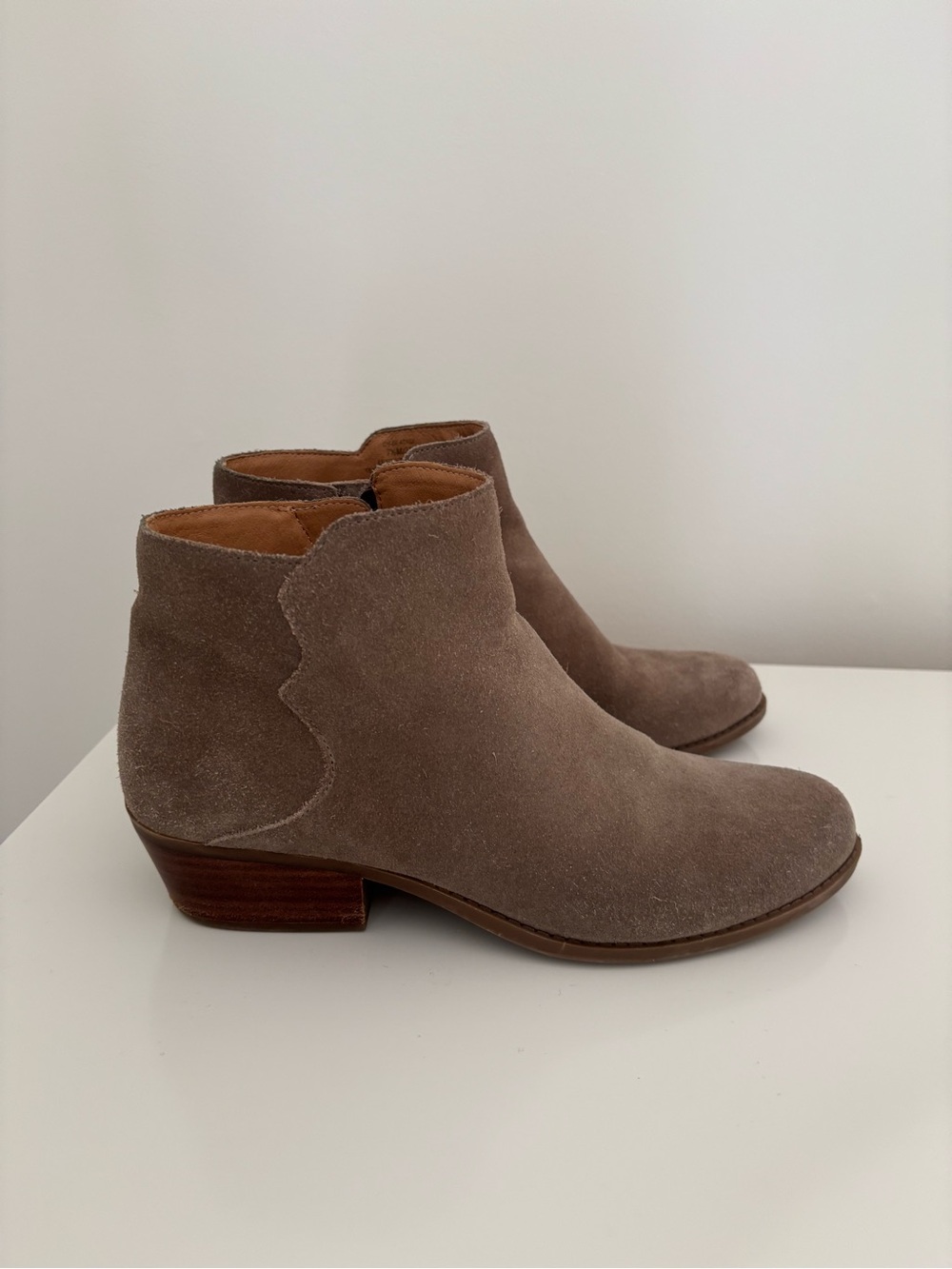 Women's Crown Vintage Taupe Suede Ankle Boots 7.5